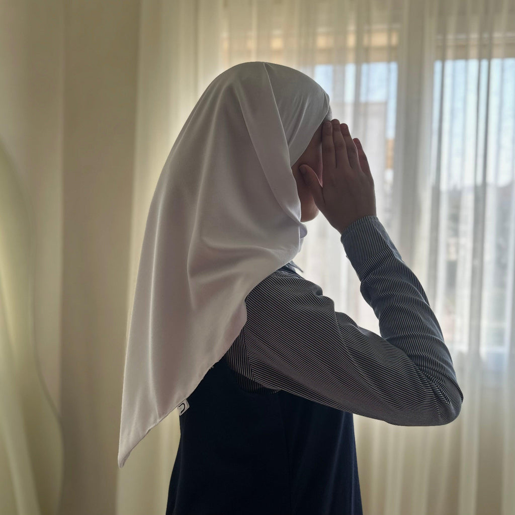 School hijab - Nouf